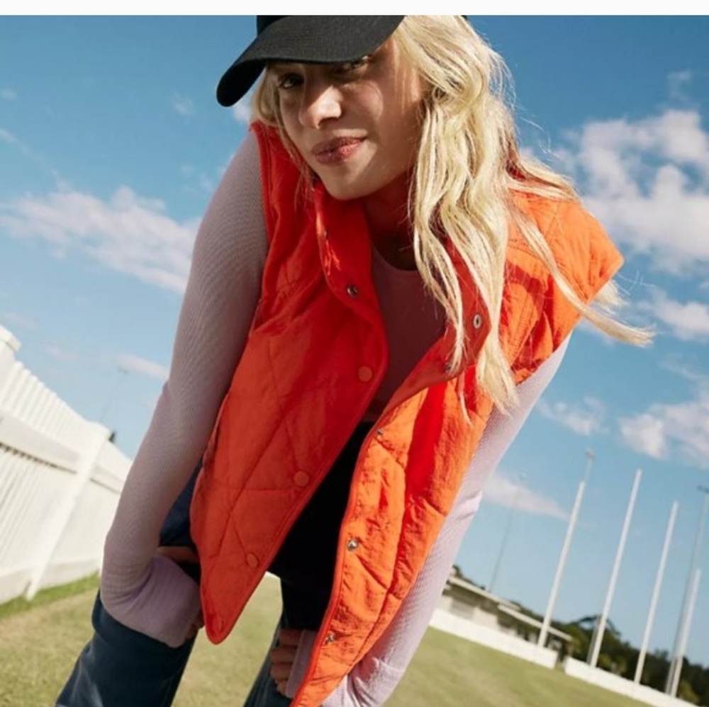 NWT FP Movement Quinn Puffer Vest - Picture 6 of 11